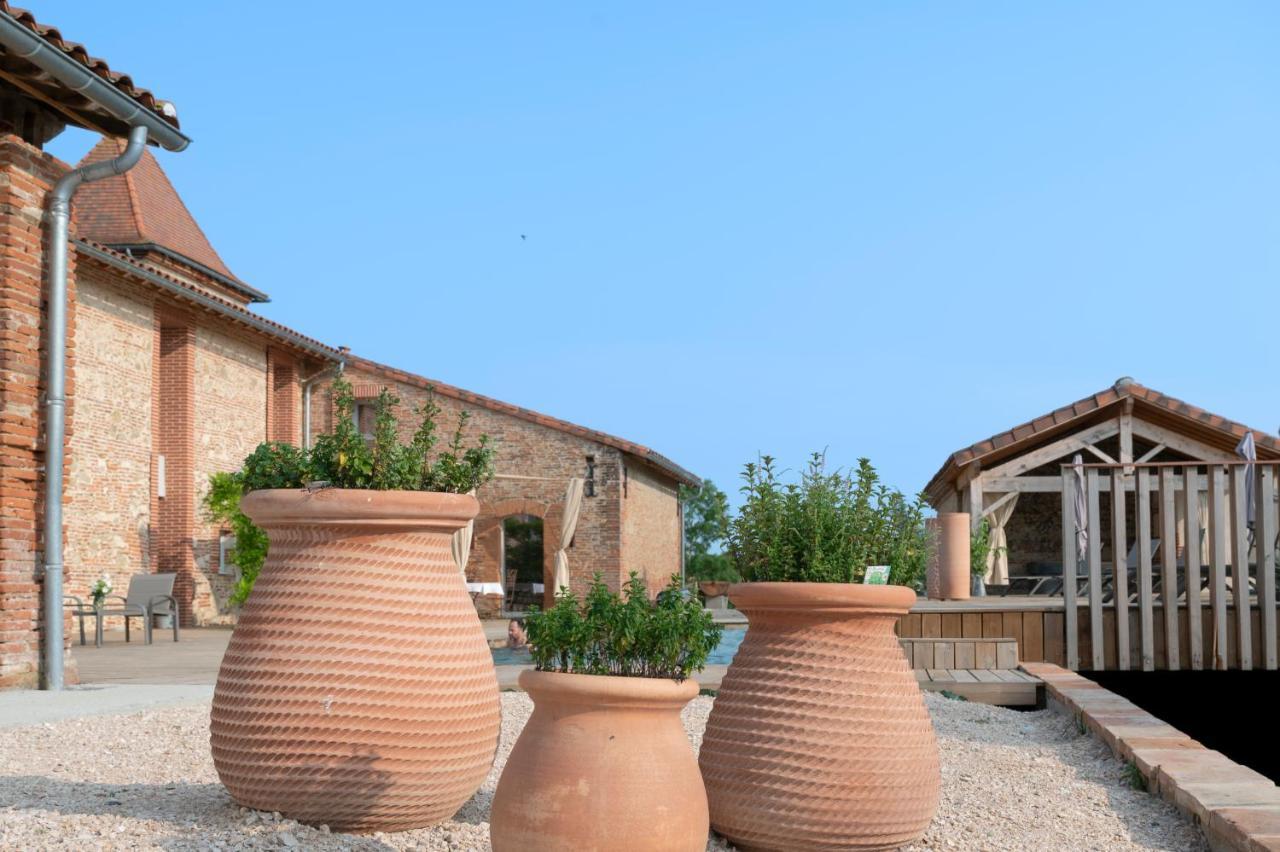 Готель Escons Domaine De Charme Saint-Sulpice-sur-Leze Екстер'єр фото