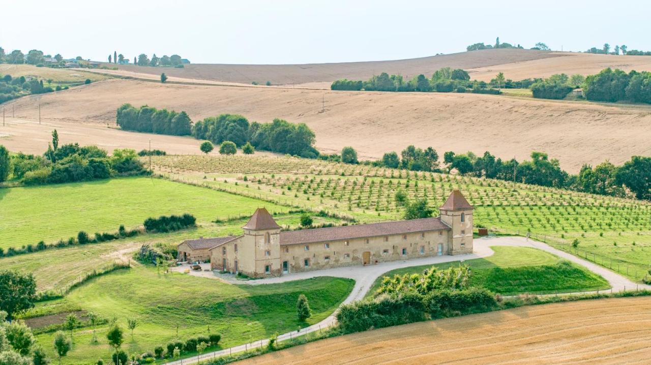 Готель Escons Domaine De Charme Saint-Sulpice-sur-Leze Екстер'єр фото